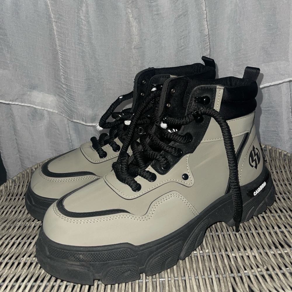 Cahhrrn boots